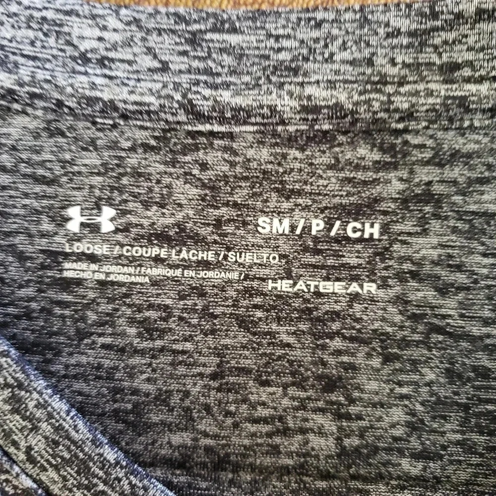 *UNDER ARMOUR, Size  M, Long sleeve, Black and Grey - Picture 5 of 8